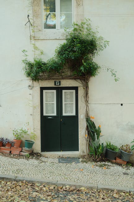 Entrance with number 13